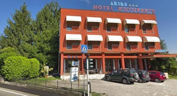 Aries Hotel Lesa Exterior foto