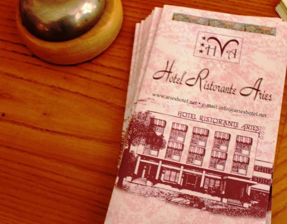Aries Hotel Lesa Exterior foto