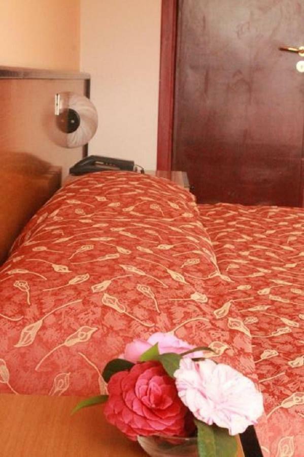 Aries Hotel Lesa Exterior foto